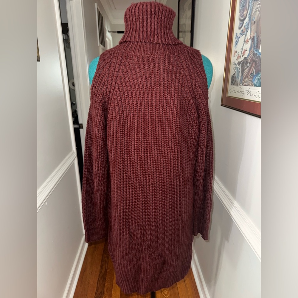 Vestique Burgundy Knit Midi Dress